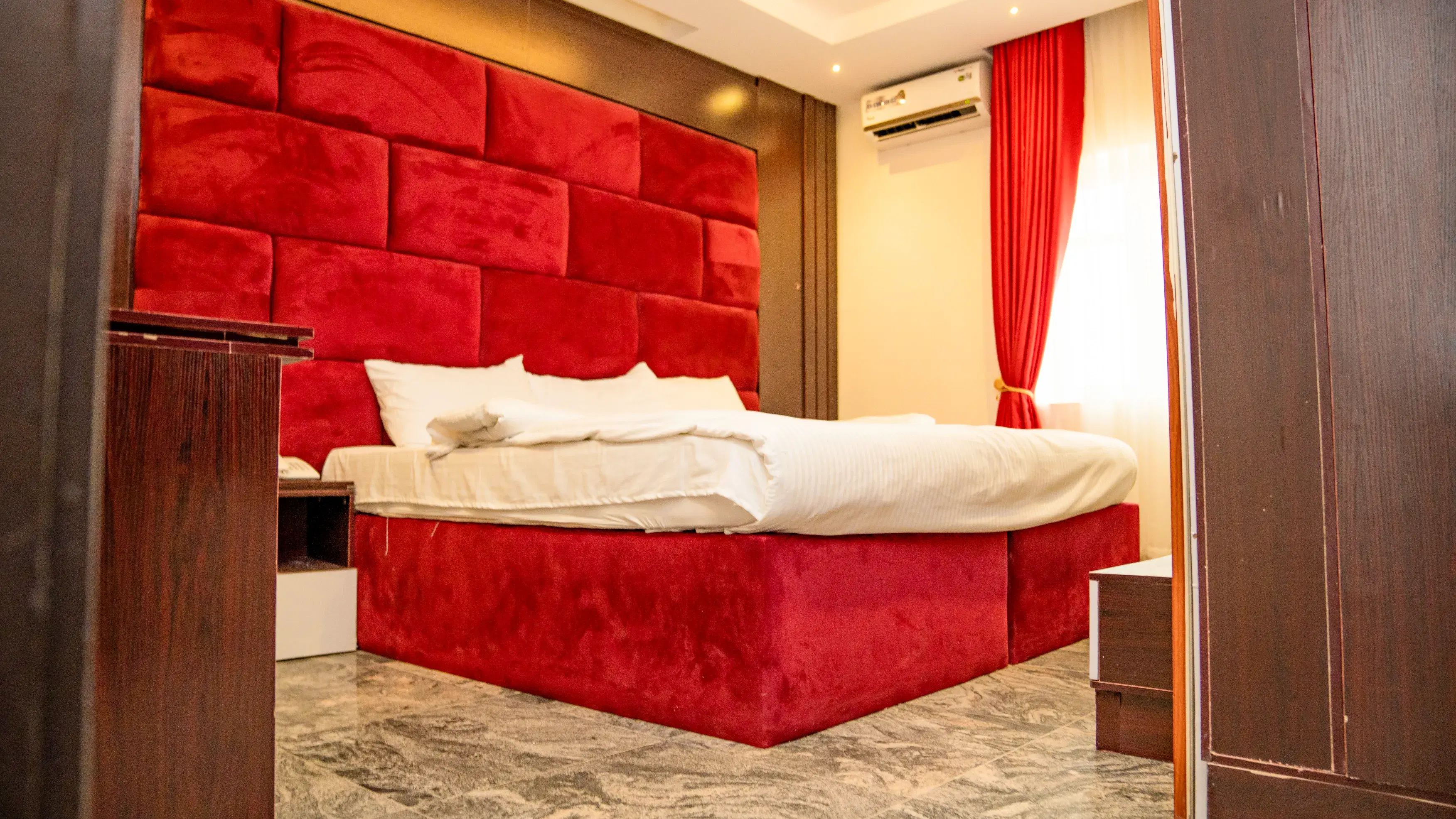 Perly Suite