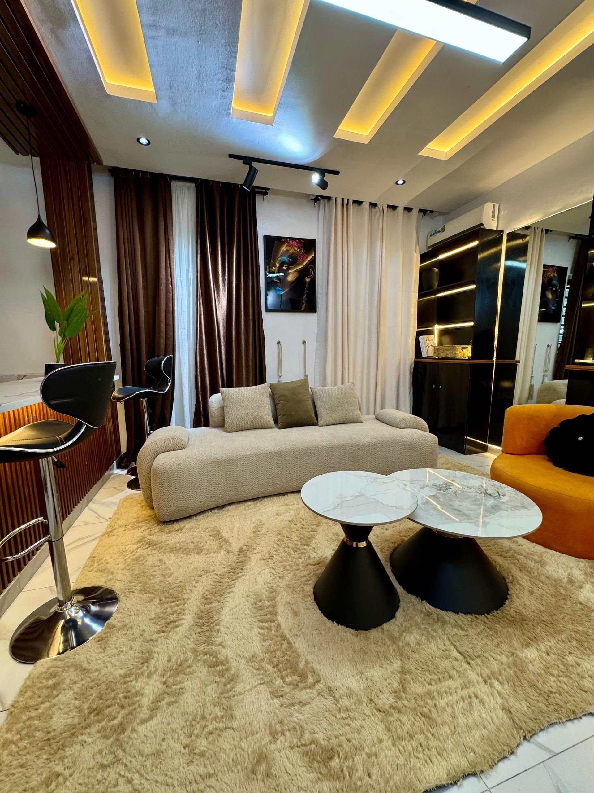 one bedroom apartment
Available from Today
📍Dej Apartments,freedom way lekki phase 1 with bathtub!!!