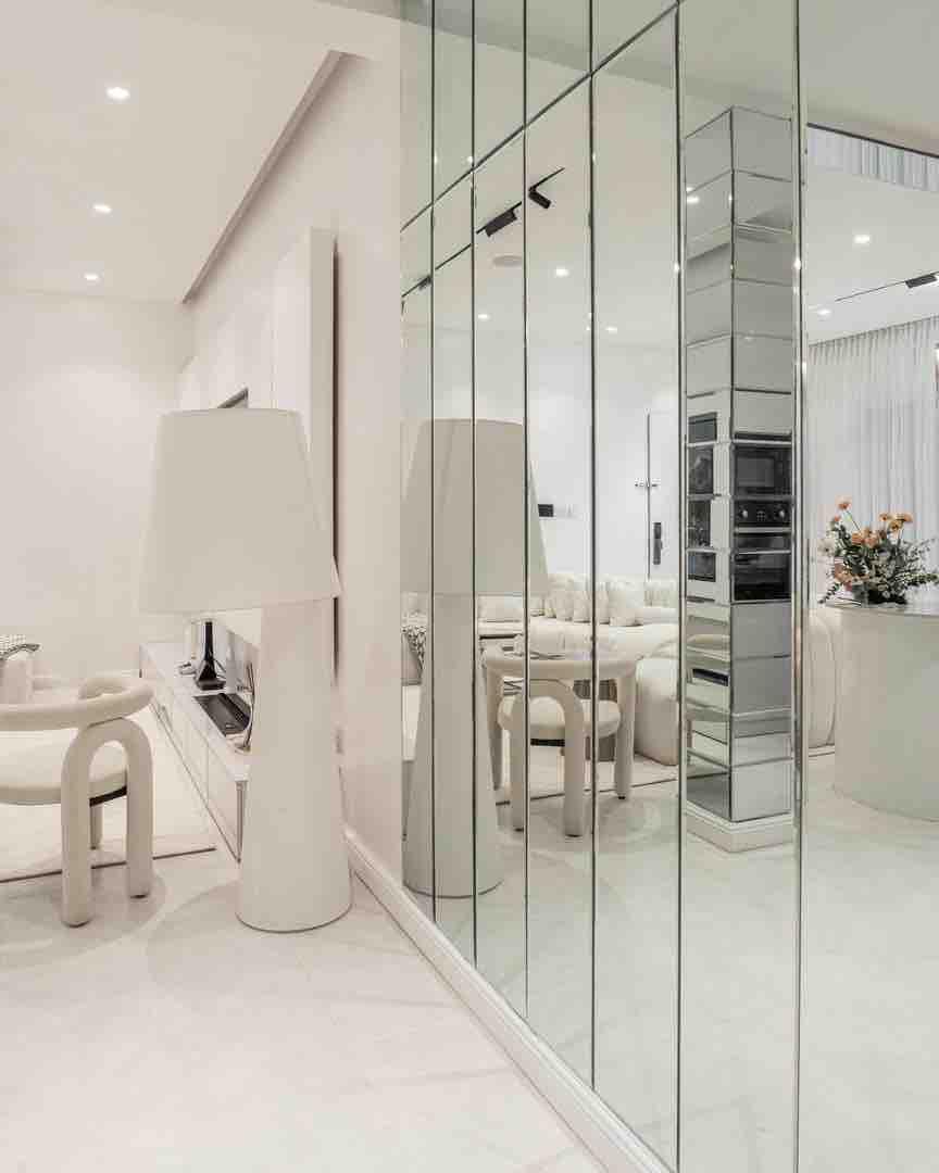 ALL WHITE 2 BED SMART HOME APARTMENT photo 15