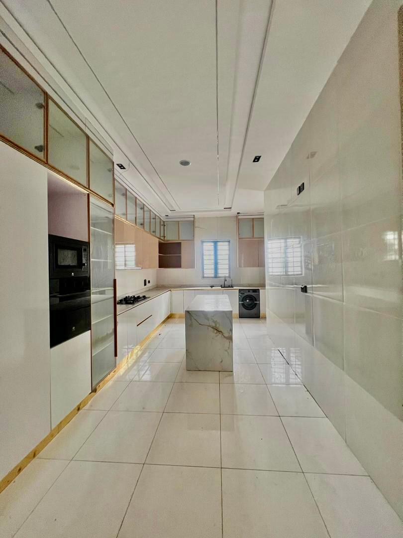 LUXURY 5 BEDROOM FULLY DETACHED HOUSE WITH BQ & SWIMMING POOL photo 5