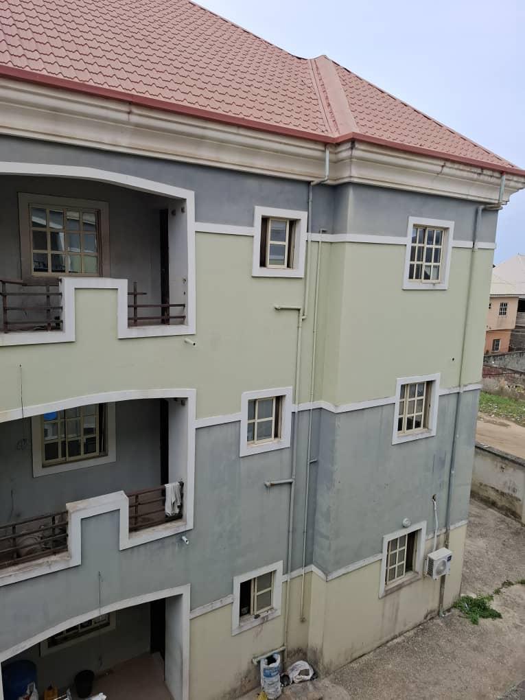 *Khalifa:* 2/3bedroom terrace waterfront with ps5, bathtub 🛀 mini bar, swimming pool and treadmill.