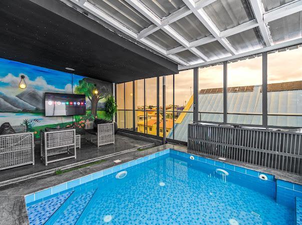 Spacious cozy studio apartment with ps 5, pool and gym