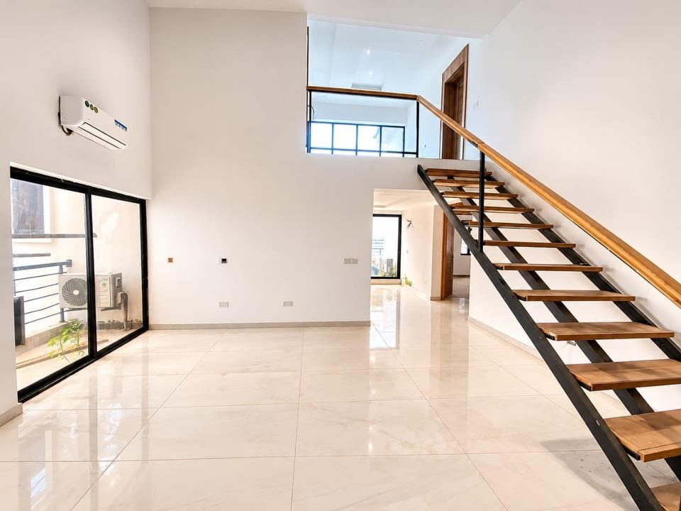 LUXURY 3 BEDROOM PENTHOUSE MAISONETTE WITH BQ photo 2