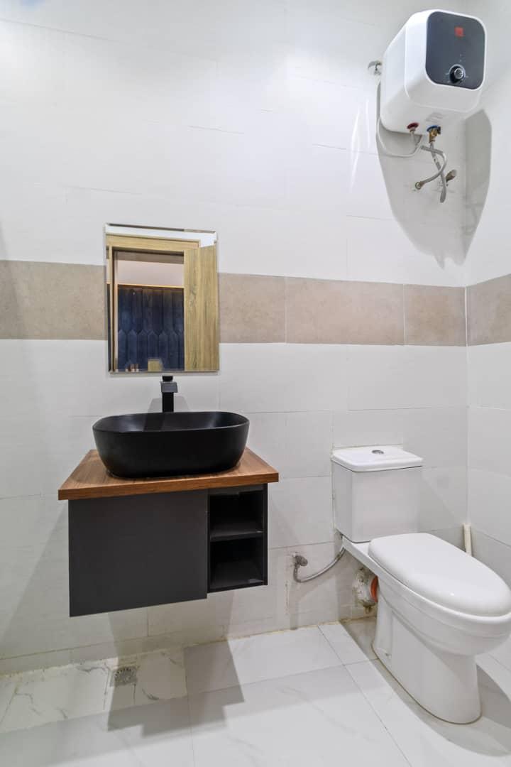 4 bedroom in Ikate photo 8