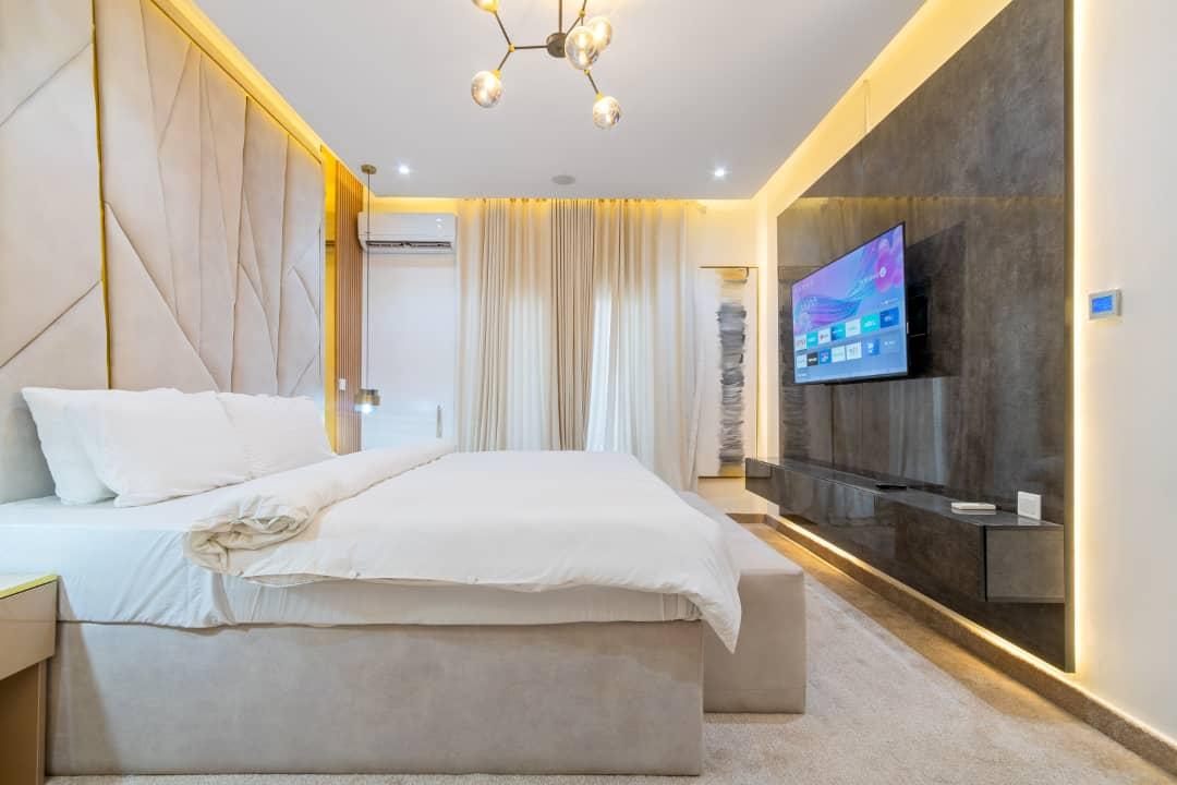 4 bedroom in Ikate photo 13