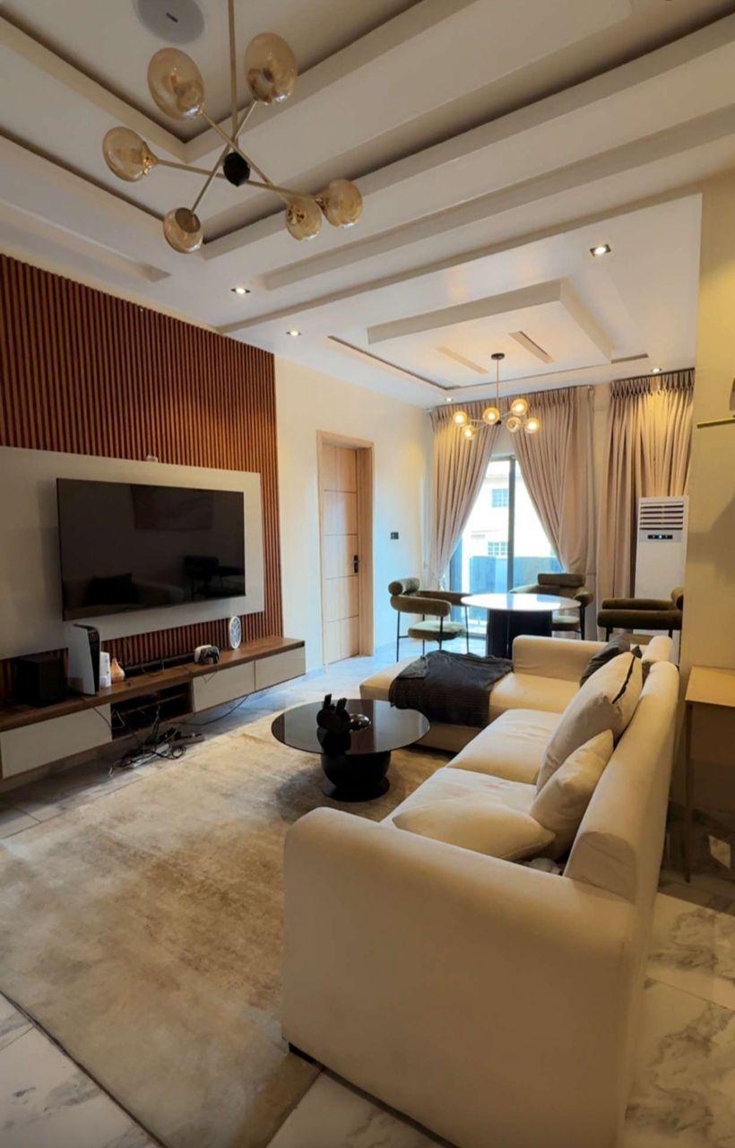 4 bedroom in Ikate photo 11
