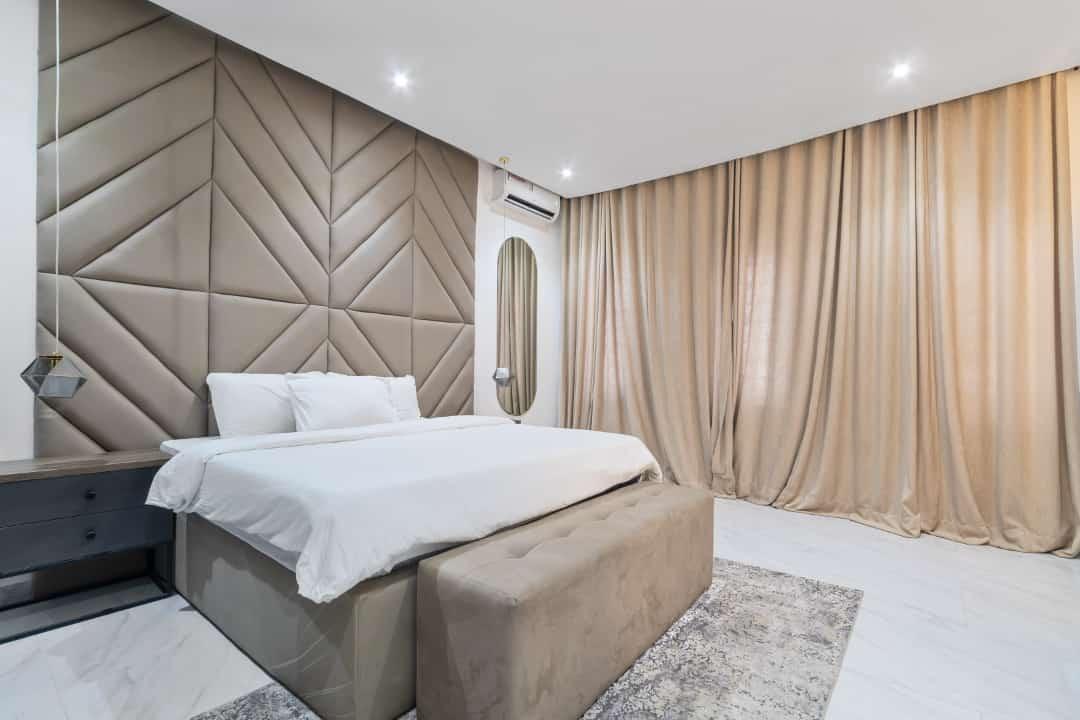 4 bedroom in Ikate photo 6