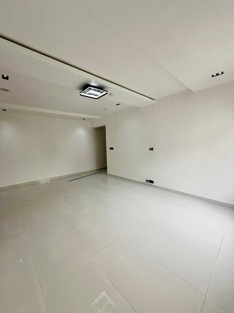 Newly built 3 bedroom apartment with modern amenities photo 3