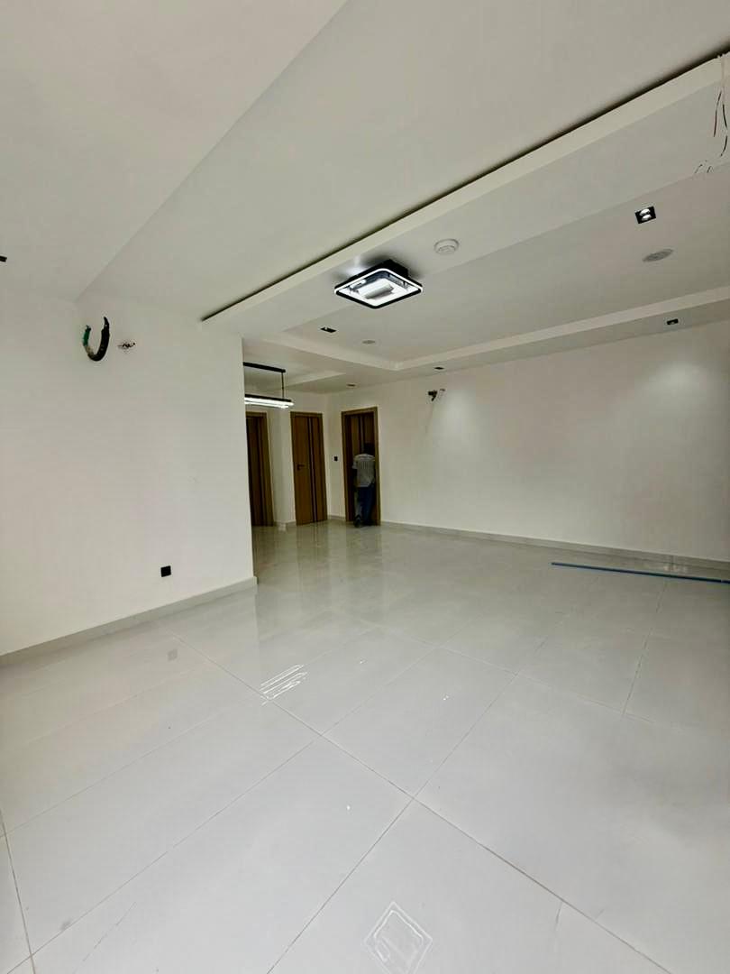Newly built 3 bedroom apartment with modern amenities photo 2
