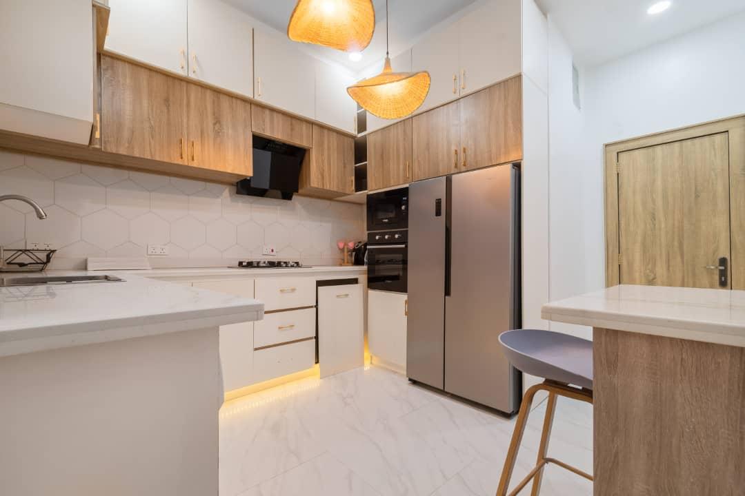 4 bedroom in Ikate photo 15