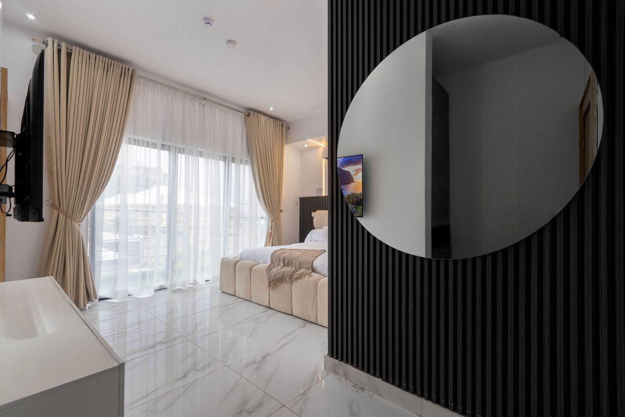 🏢 New Apartment Alert! 😍
Book this luxurious 2-Bedroom Apartment at lekki phase 1 photo 13