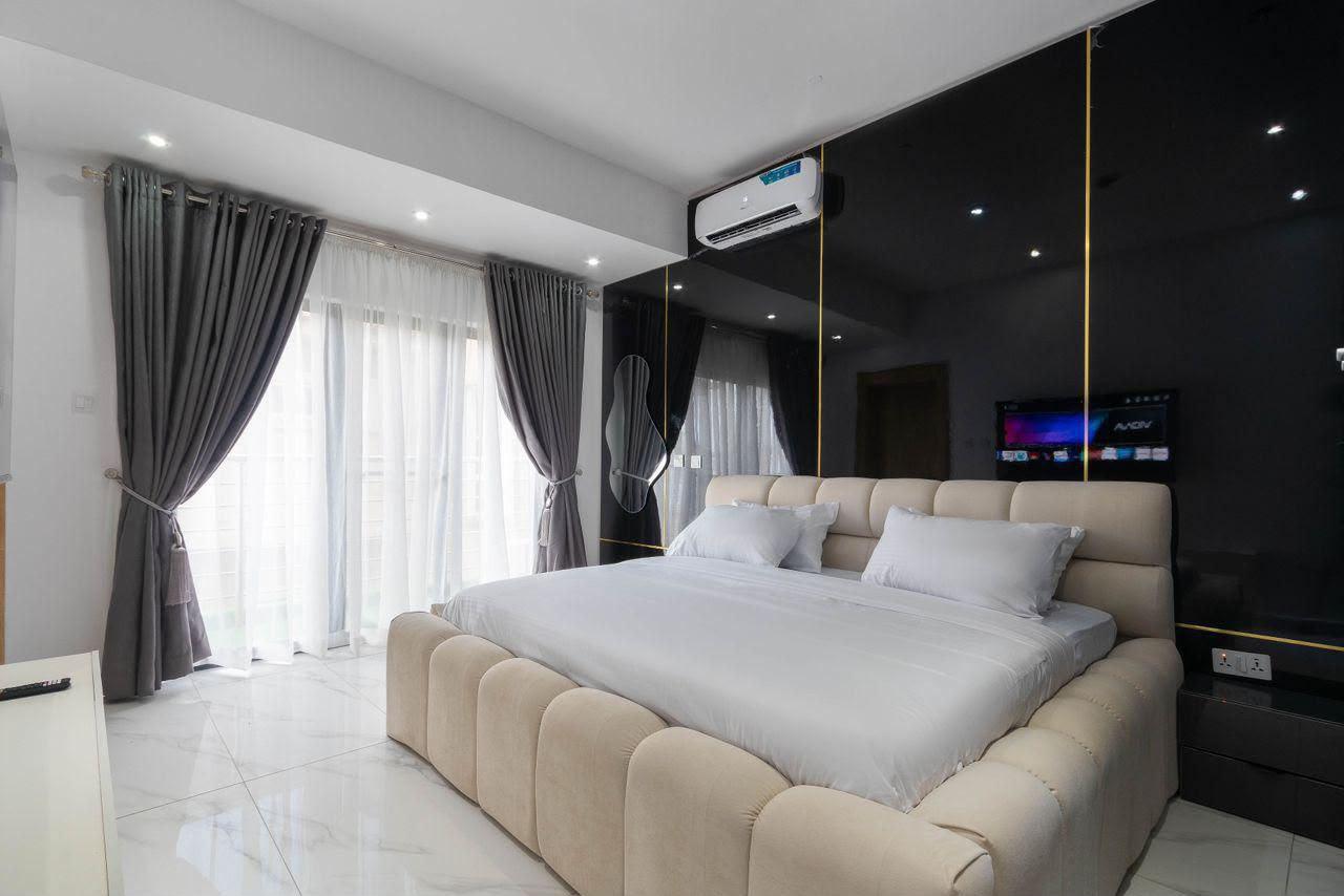 🏢 New Apartment Alert! 😍
Book this luxurious 2-Bedroom Apartment at lekki phase 1 photo 5