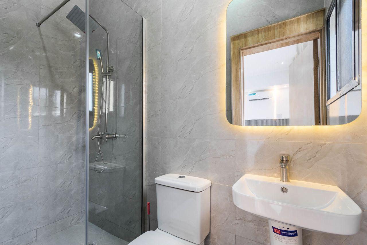 🏢 New Apartment Alert! 😍
Book this luxurious 2-Bedroom Apartment at lekki phase 1 photo 7
