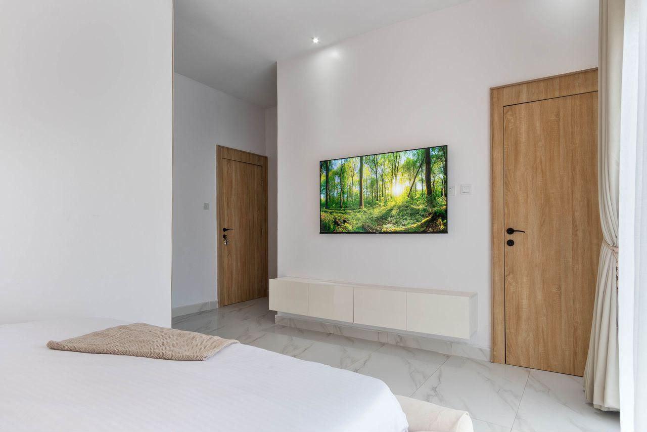 🏢 New Apartment Alert! 😍
Book this luxurious 2-Bedroom Apartment at lekki phase 1 photo 8