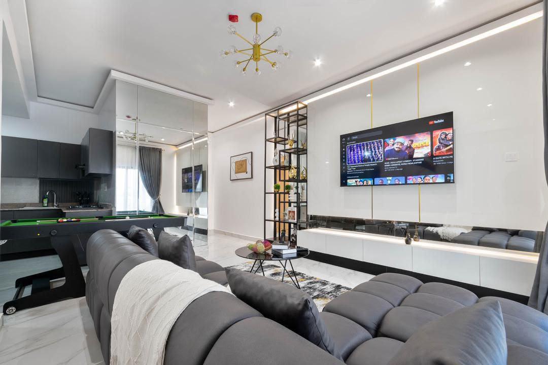 🏢 New Apartment Alert! 😍
Book this luxurious 2-Bedroom Apartment at lekki phase 1