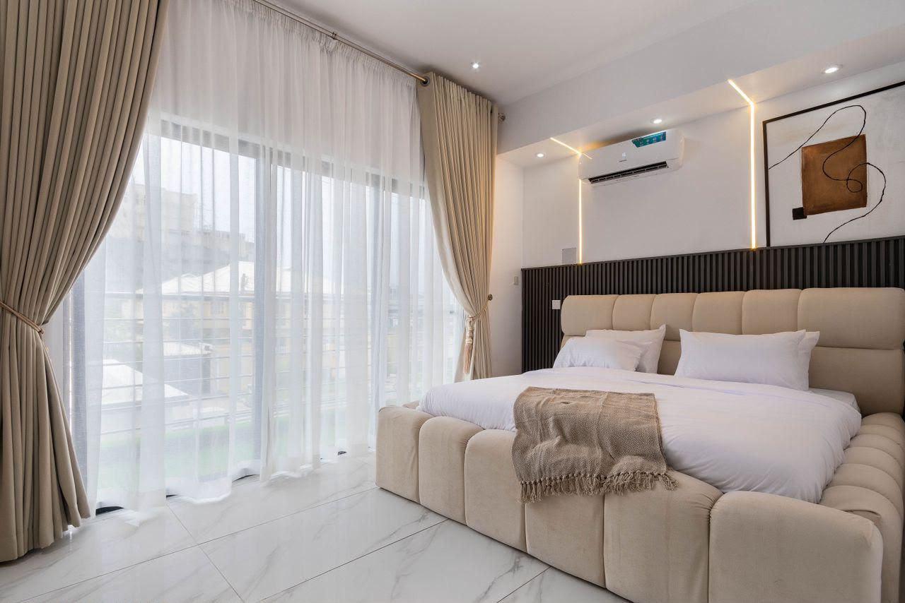 🏢 New Apartment Alert! 😍
Book this luxurious 2-Bedroom Apartment at lekki phase 1 photo 14