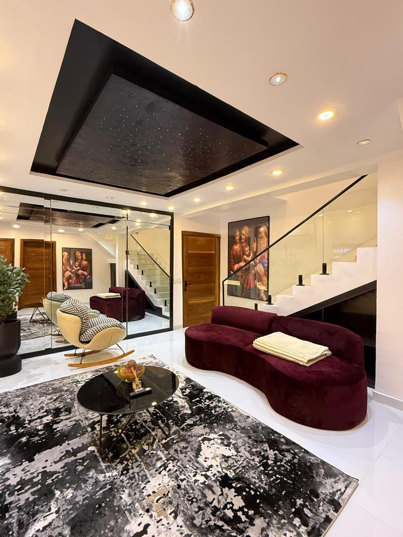 Deluxe 2 Bedroom Terrace Duplex with Pool, and PS5. Tastefully furnished and nestled in a serene environment. photo 3