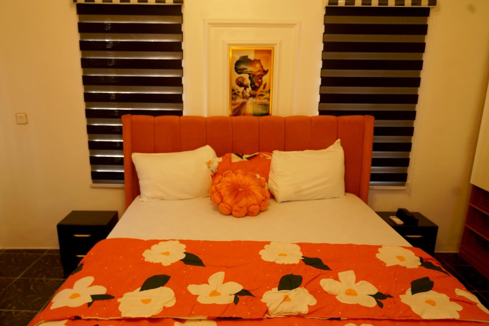Dime Signature Suite 1002 photo 2