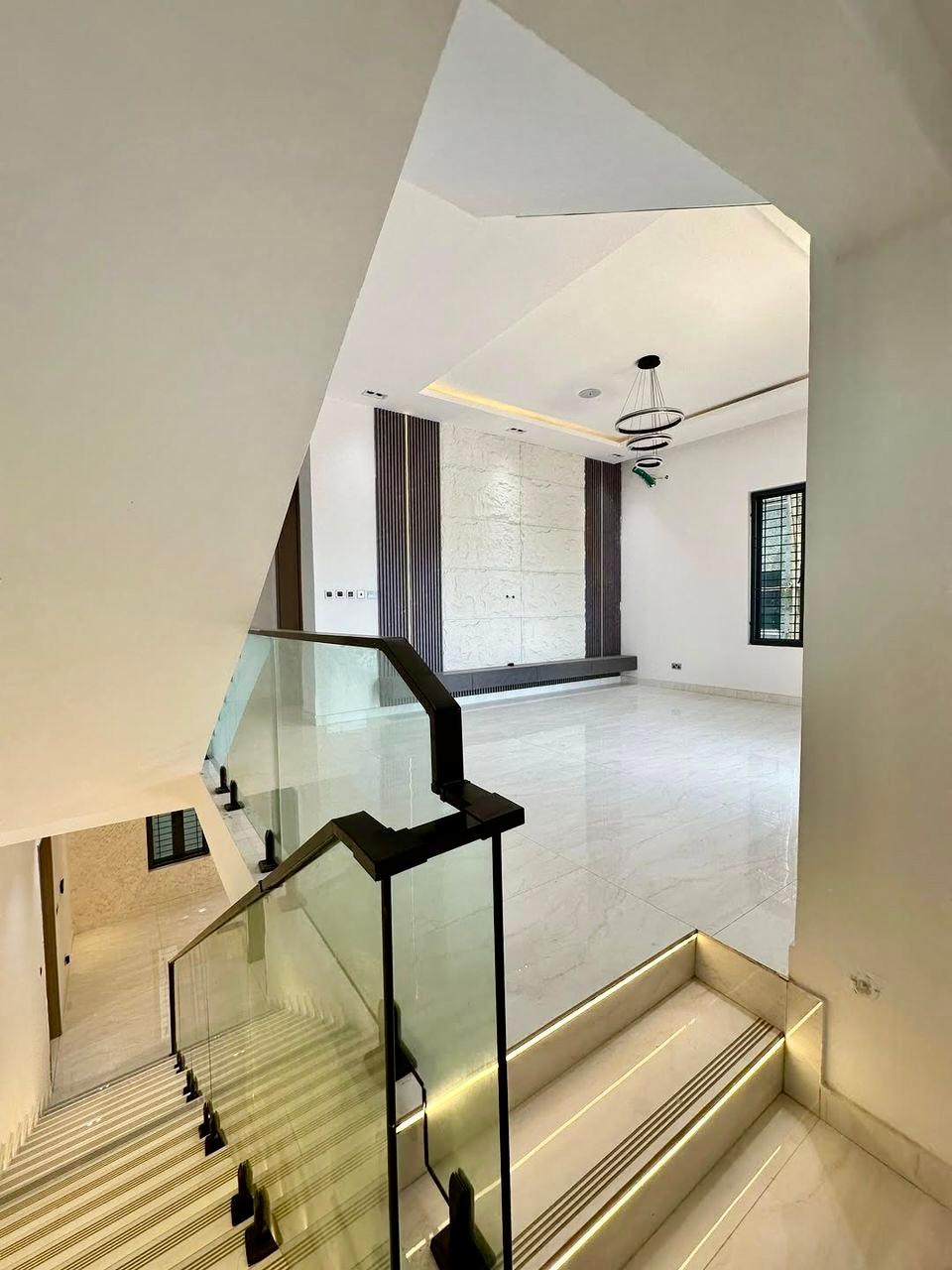 CONTEMPORARY 5-BEDROOM FULLY DETACHED DUPLEX WITH POOL & BQ photo 7