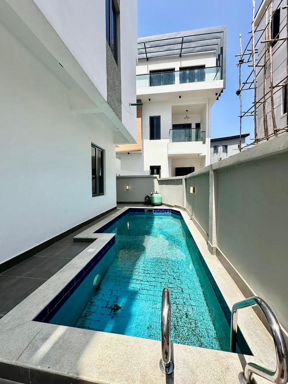 CONTEMPORARY 5-BEDROOM FULLY DETACHED DUPLEX WITH POOL & BQ photo 11
