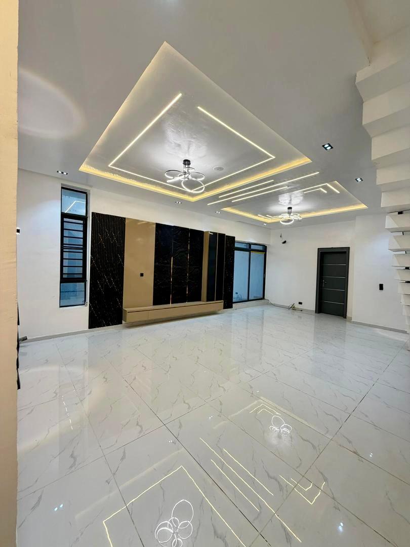 NEWLY BUILT & SPACIOUS 5 BEDROOM FULLY DETACHED DUPLEX photo 4