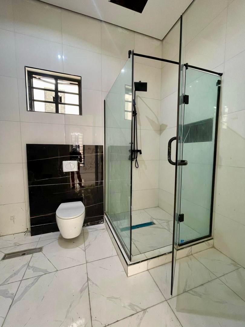 NEWLY BUILT & SPACIOUS 5 BEDROOM FULLY DETACHED DUPLEX photo 10