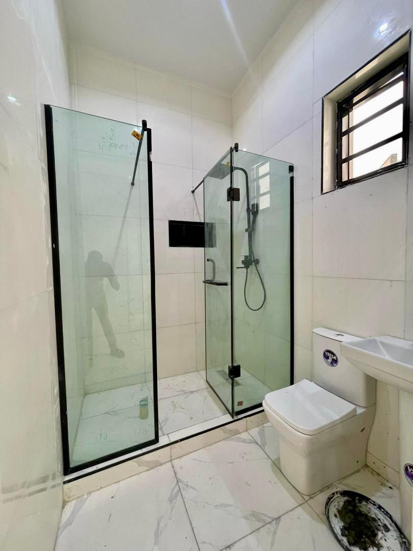 NEWLY BUILT & SPACIOUS 5 BEDROOM FULLY DETACHED DUPLEX photo 11